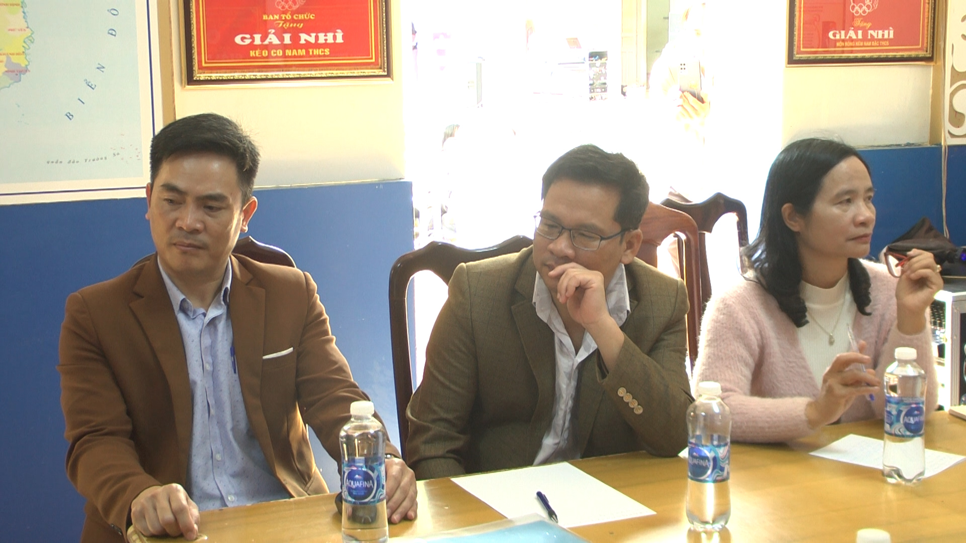 thầy nghe 15